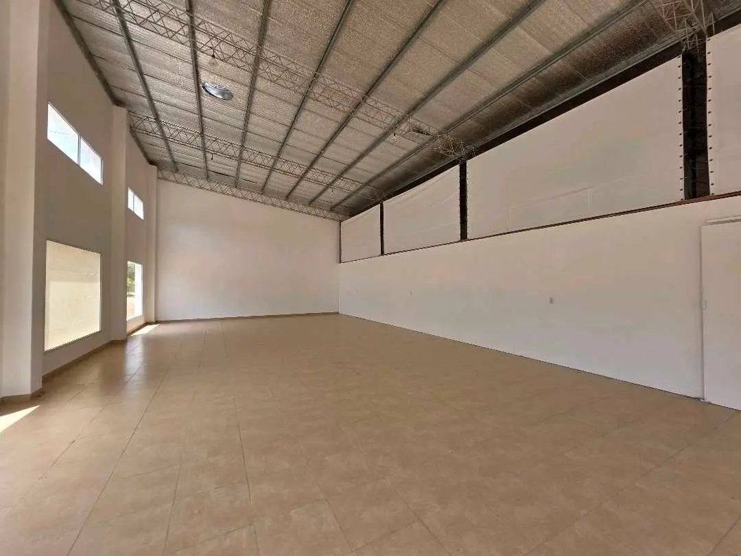 Comercial en alquiler en Caseros — foto 4