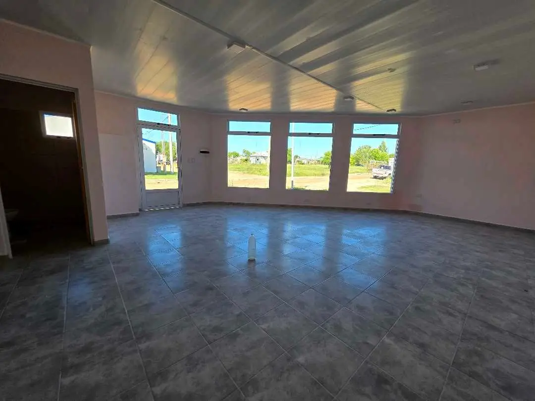Comercial en alquiler en Caseros — foto 7
