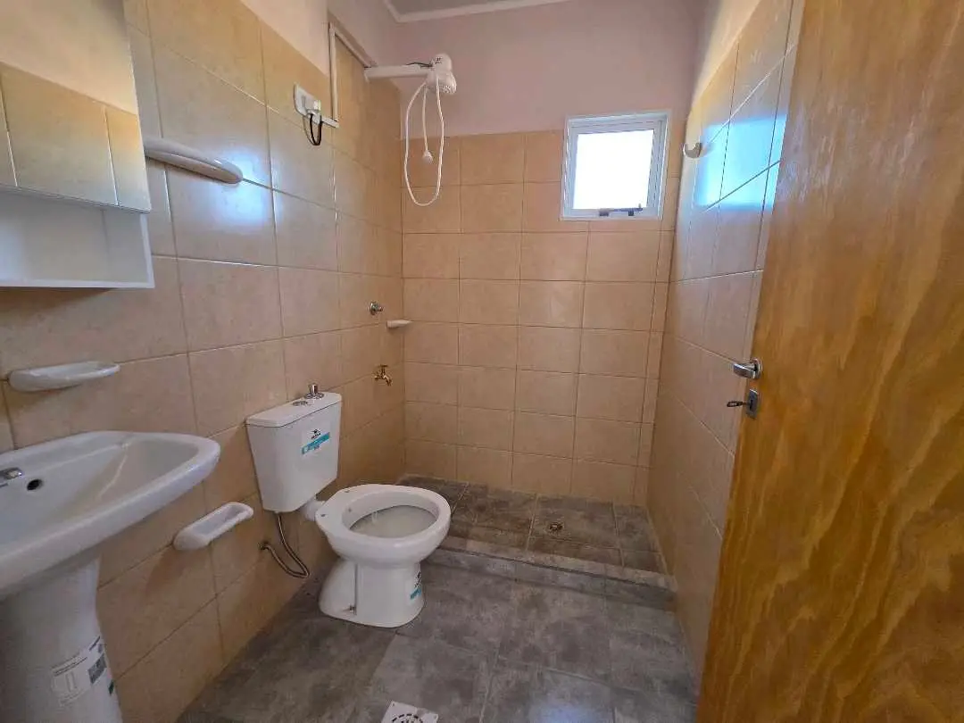 Comercial en alquiler en Caseros — foto 8