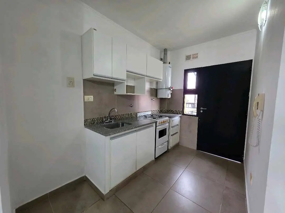 Departamento de 1 dormitorio en alquiler en Barrio San Vicente, Concepción del Uruguay — foto 3