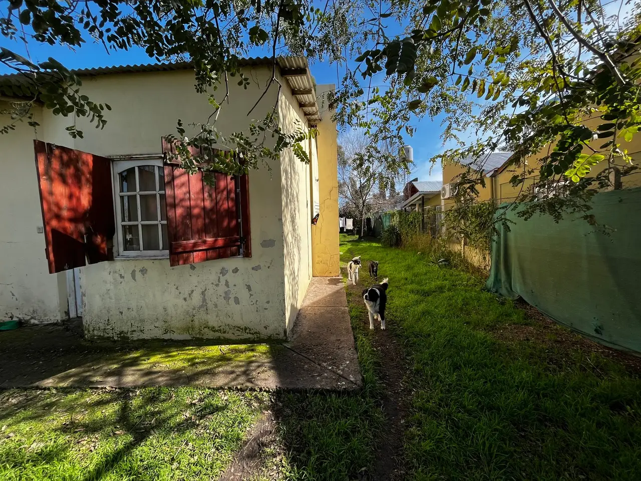 Casa de 3 dormitorios en venta en Caseros — foto 3