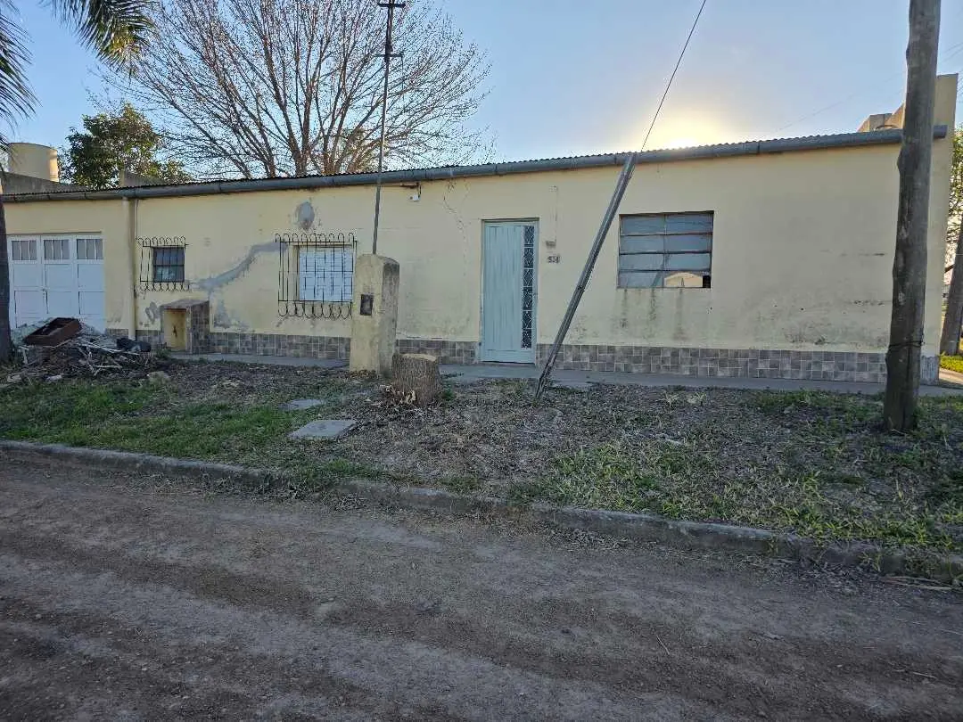 Casa de 2 dormitorios en venta en Caseros — foto 2